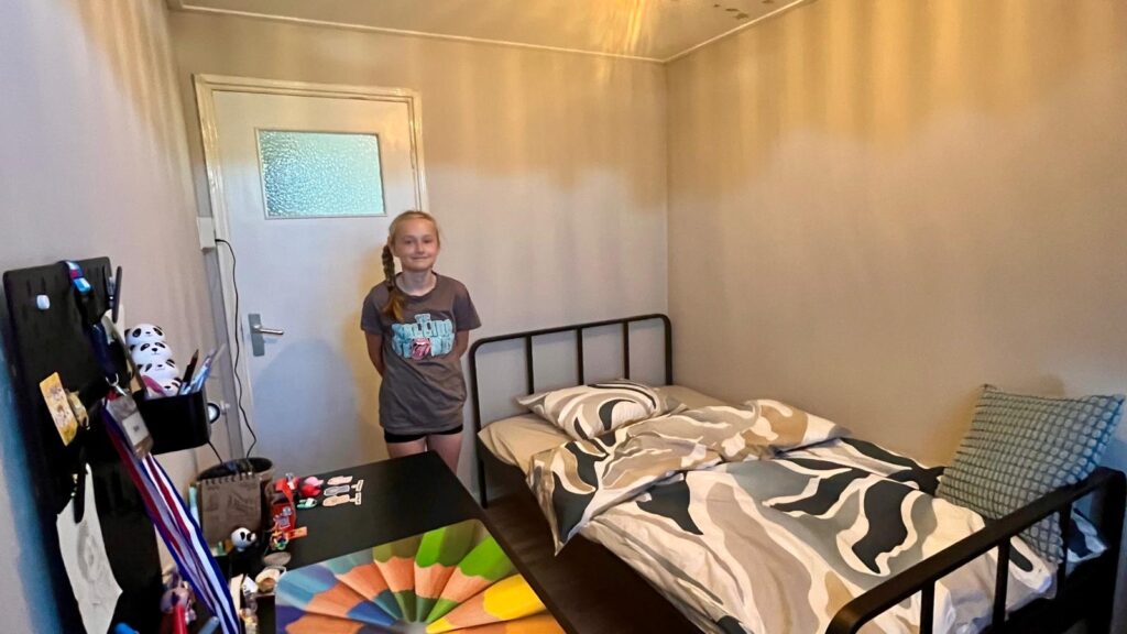 Myca in haar nieuwe kamer!